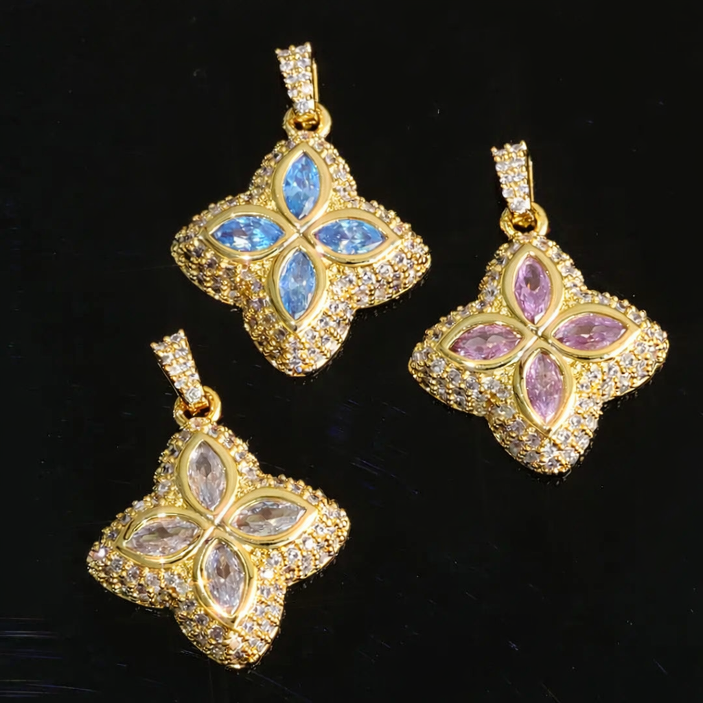 Aurora Clover Anhänger + Kette - Nolué