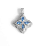 Aurora Clover Anhänger + Kette
