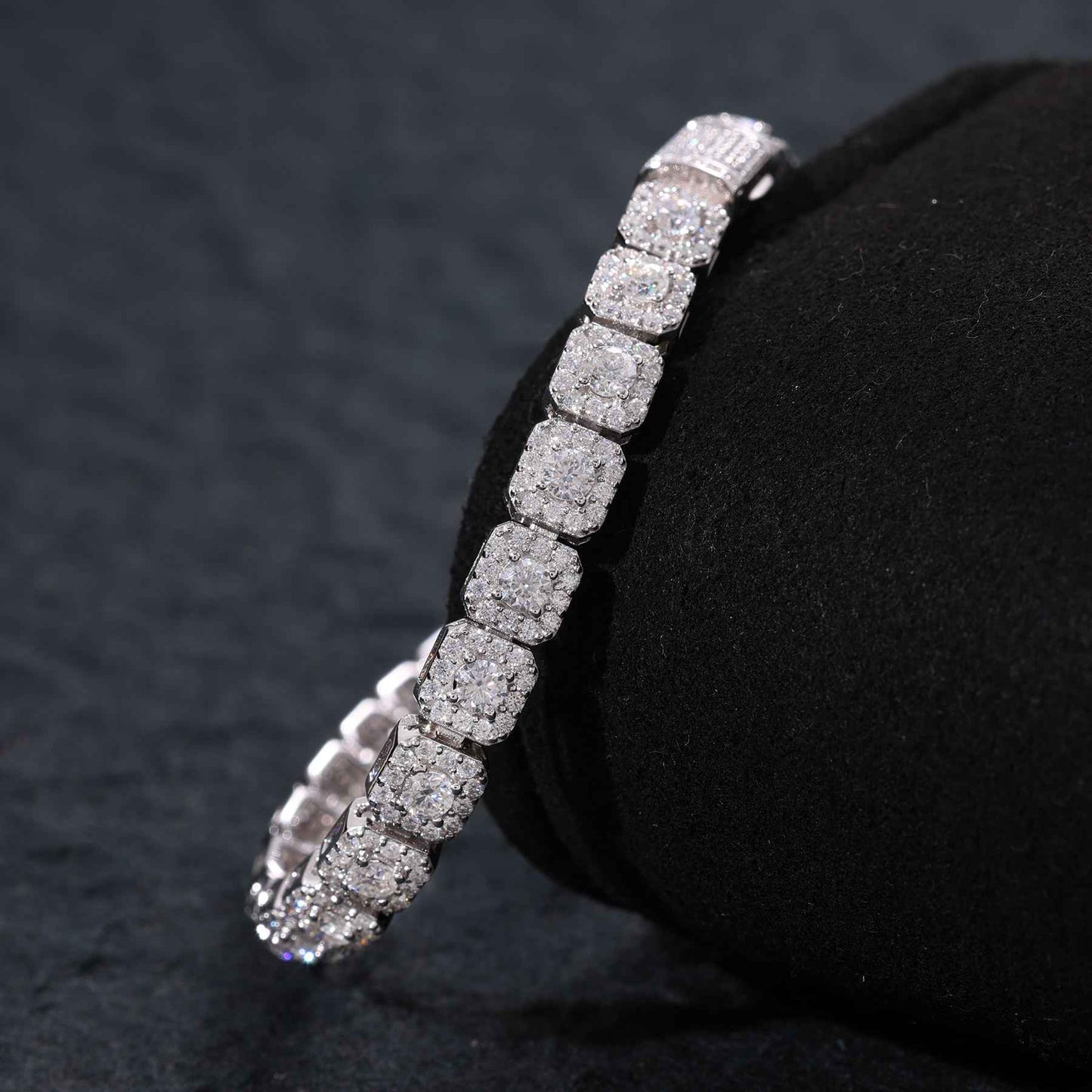 Cluster Frost 10mm Tennis Armband