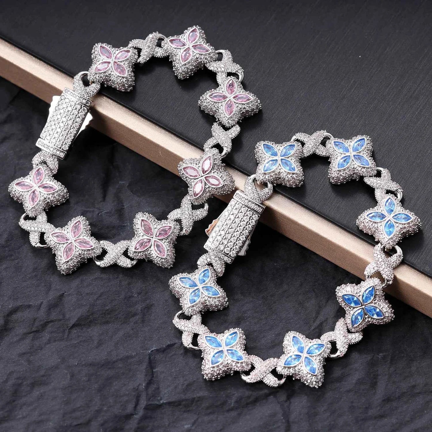 Aurora Clover Link Armband