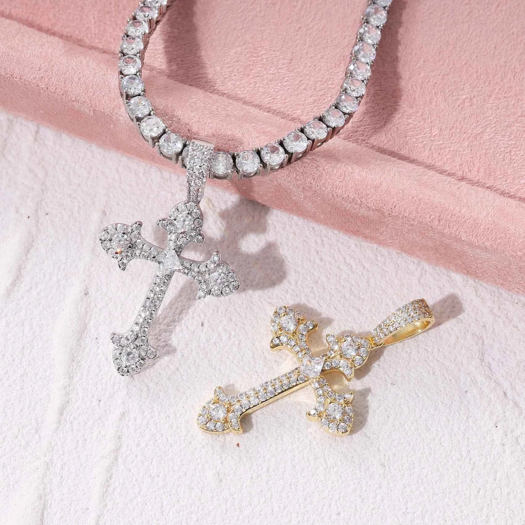 Aurex Sanctum Cross Anhänger + Kette