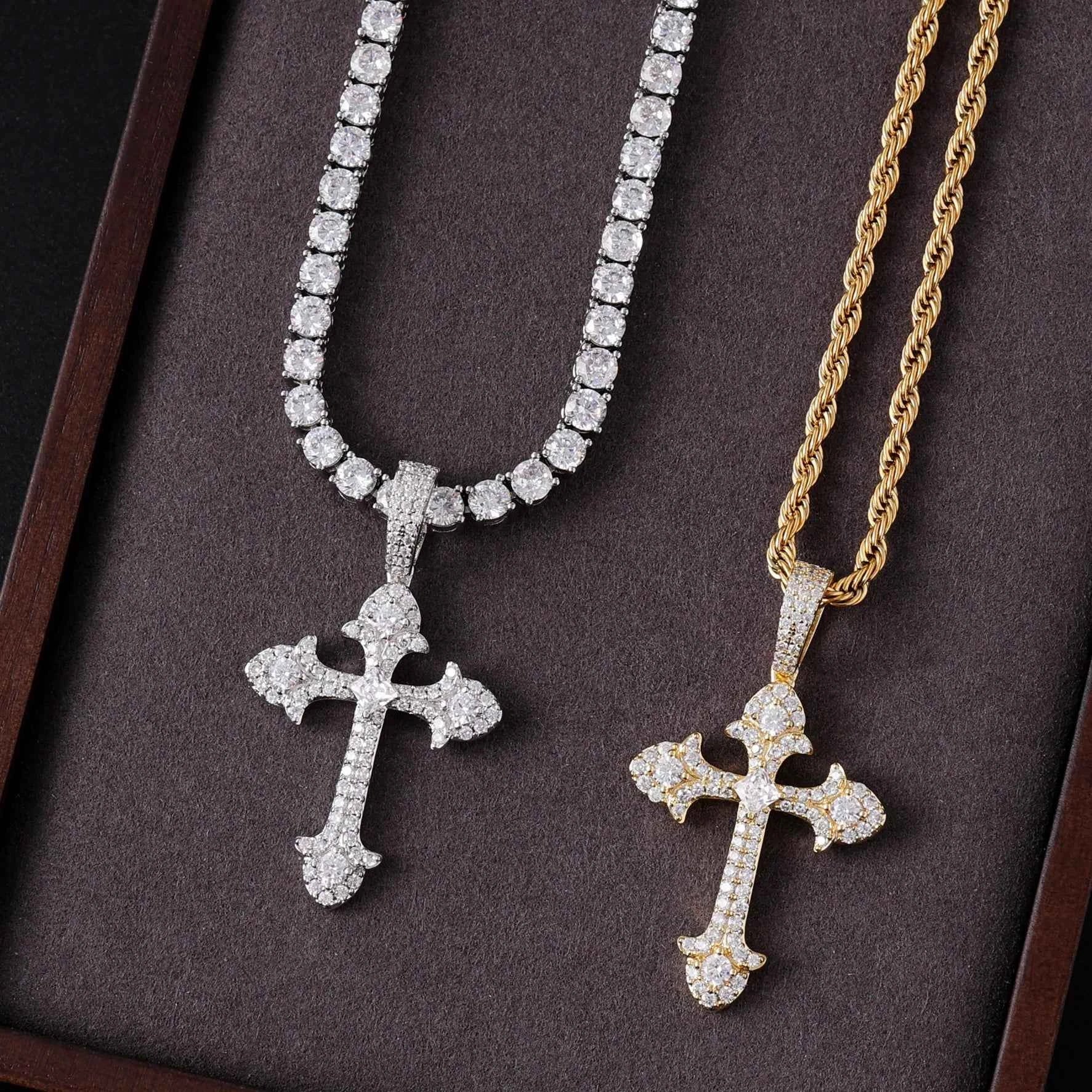 Aurex Sanctum Cross Anhänger + Kette