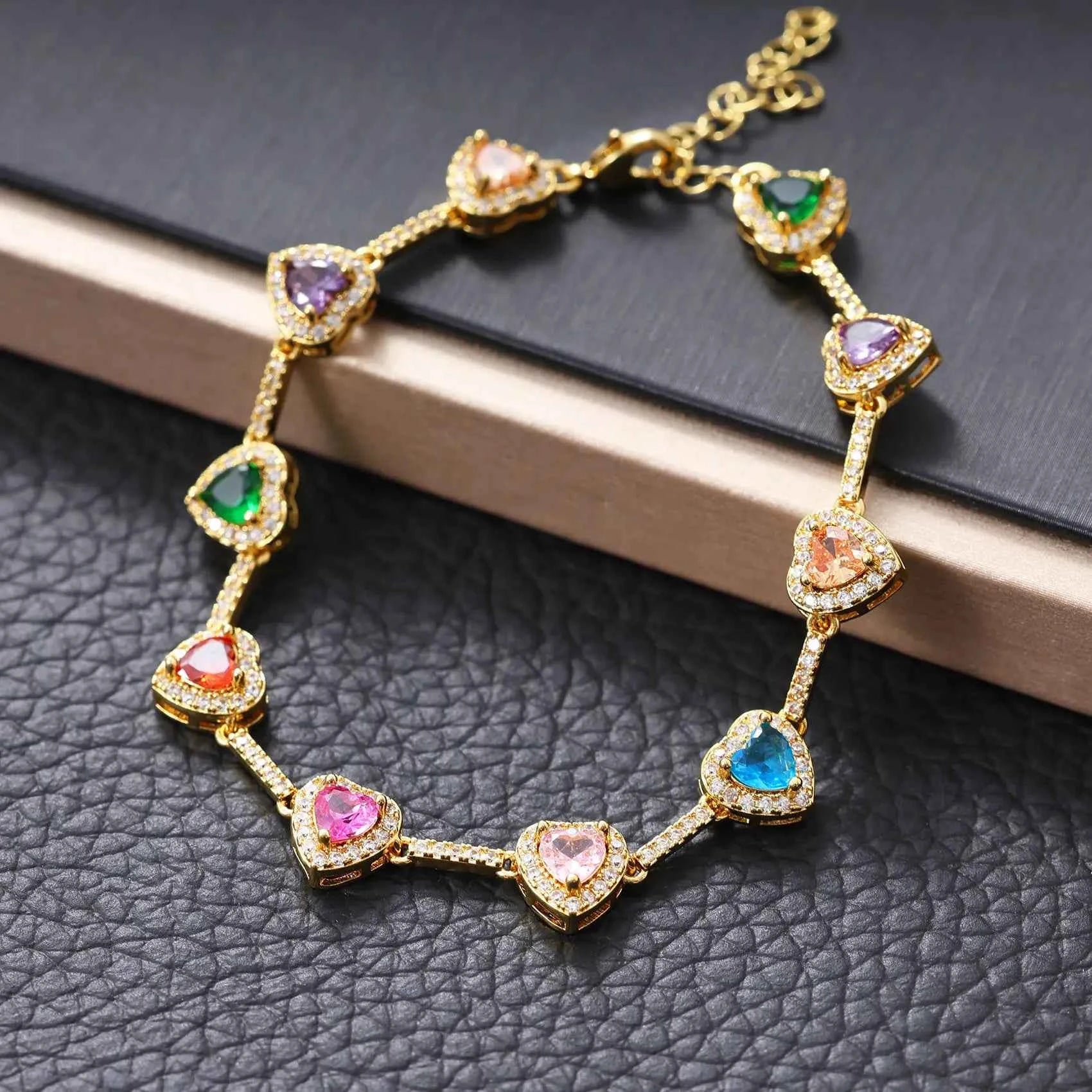 Amora Heart Tennis Armband