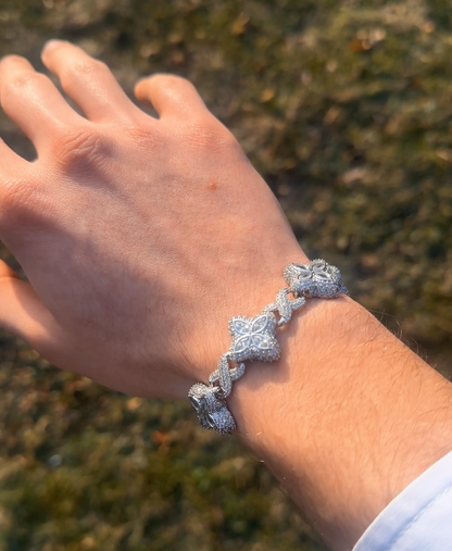 Aurora Clover Link Bracelet